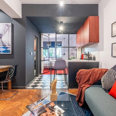 Central Art-Inspired Flat With Private Garage Sofia Eksteriør billede