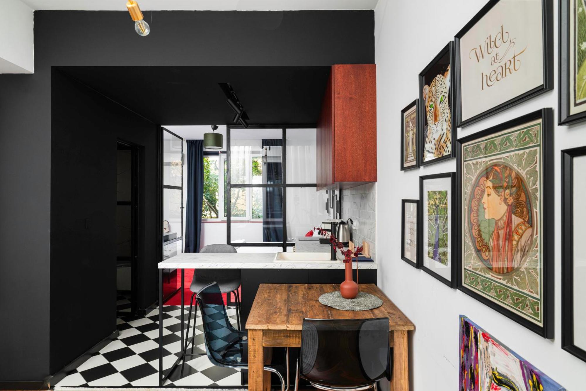 Central Art-Inspired Flat With Private Garage Sofia Eksteriør billede